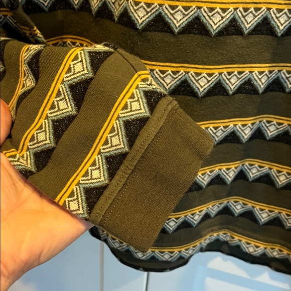 Dravus Men's Long Sleeve Shirt in Green and Black with Tan and Blue Accents l - Picture 6 of 8